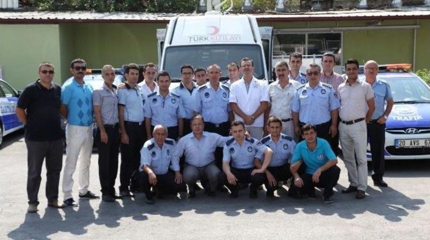 Denizli B&uuml;y&uuml;kşehir Zabıtası&rsquo;ndan &Ouml;rnek Davranış