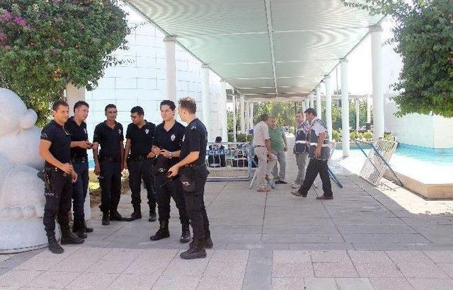 Mersin’de Çevik Kuvvetli, Toma’lı İhale