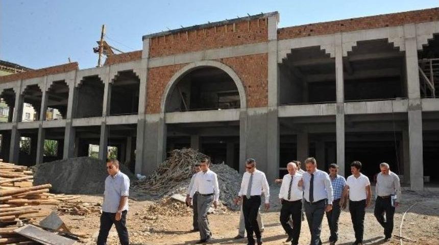Başkan Ahmet &Ccedil;akır, İpek Pazar Yeri Ve K&uuml;lt&uuml;r Merkezi İnşaatı İnceledi