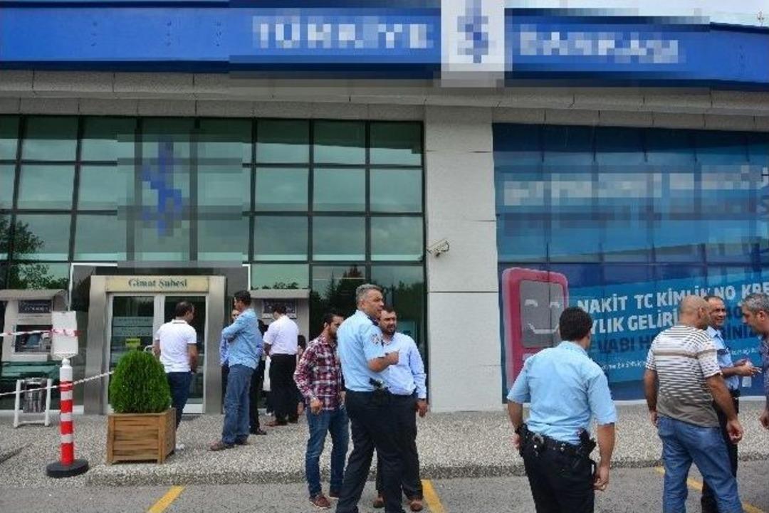 Zorla Kredi &Ccedil;ektirmek İ&ccedil;in Ankara&rsquo;ya Getirdikleri Şahsı Bacağından Vurdular