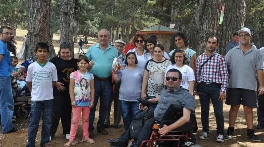 Engelliler Kocayayla&rsquo;da Moral Depoladı