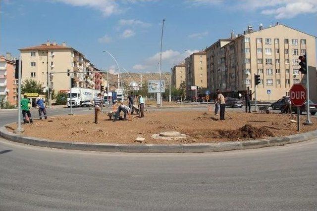 &Ccedil;ankırı&rsquo;da Kent İ&ccedil;i Kavşaklar Renkleniyor 1