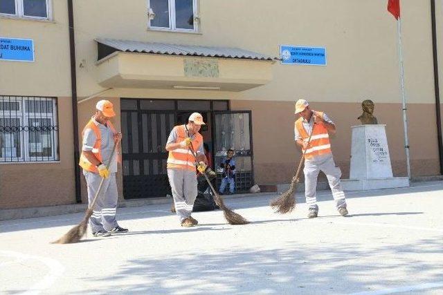 Okullar Yeni Dönemde Tertemiz