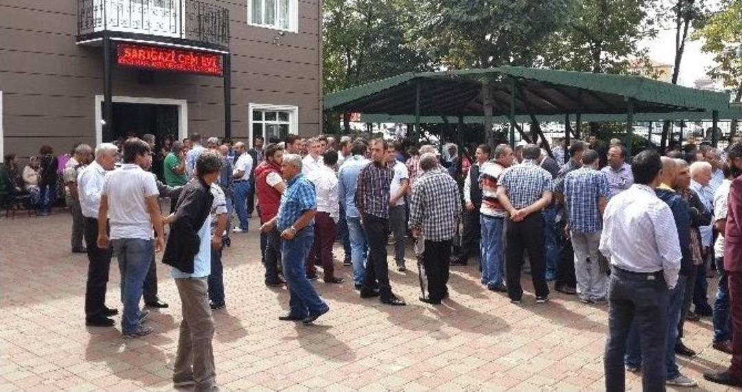 Asans&ouml;r Faciasında Hayatını Kaybeden Eşini G&ouml;zyaşları İ&ccedil;inde Uğurladı