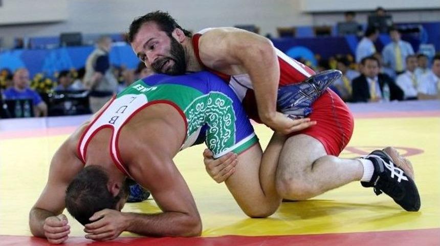 Milli G&uuml;reş&ccedil;ilerin Sırtı Yere Gelmedi