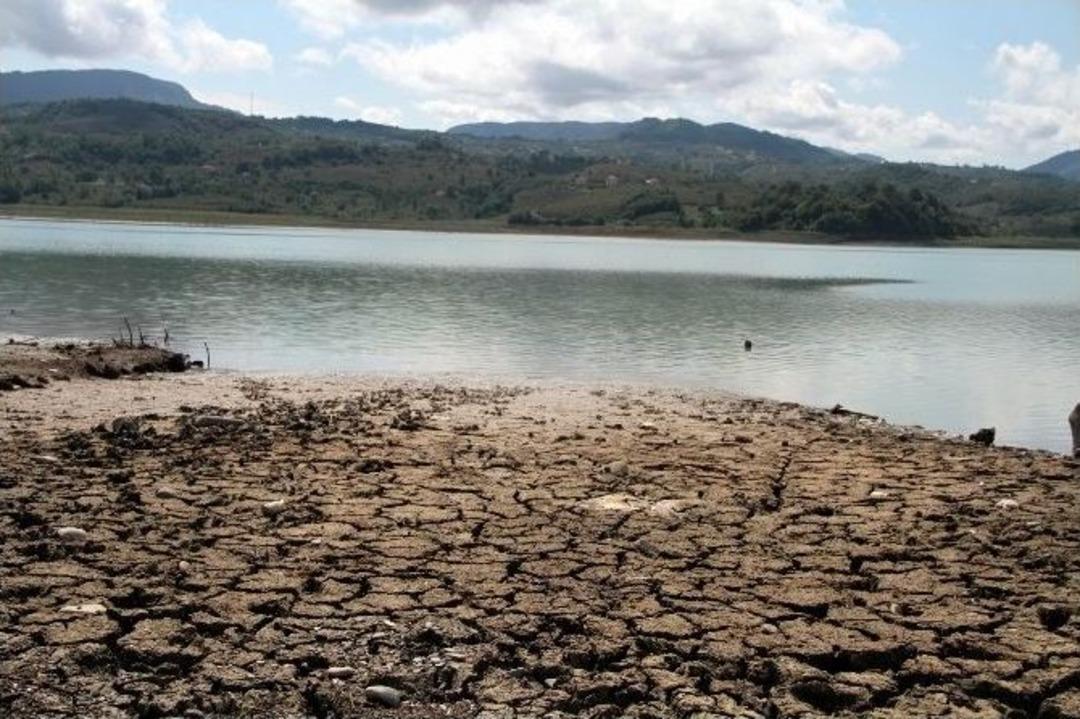 Başkan Yılmaz: &ldquo;&ccedil;akmak Barajı&rsquo;nda Su Seviyesi Hızla D&uuml;şmekte&rdquo;