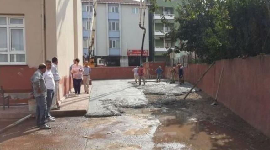 Saltukova&rsquo;da İlk&ouml;ğretim Okulu Bah&ccedil;esi Yenilendi