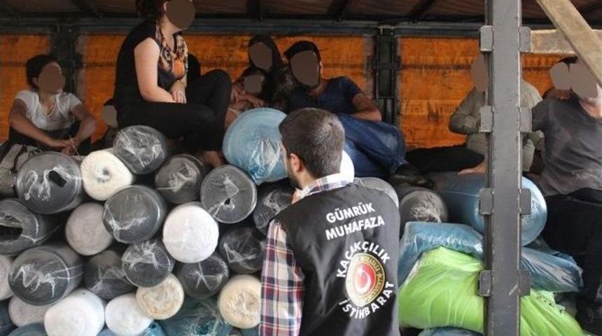 Hamzabeyli Ve Kapıkule&rsquo;de 4 Ayrı Operasyonda 16 Ka&ccedil;ak G&ouml;&ccedil;men Yakalandı