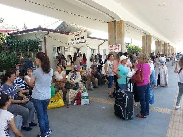 Aydın’da Yolcular Treni Tercih Etmeye Başladı