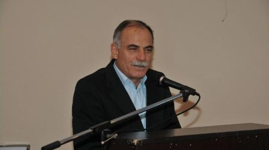 Akan: &ldquo;akademisyen İşini Ciddiye Almak Zorunda&rdquo;