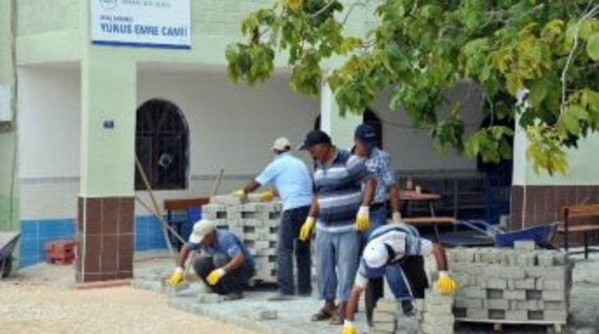 Erdemli Belediyesi &Ccedil;alışmalarını S&uuml;rd&uuml;r&uuml;yor