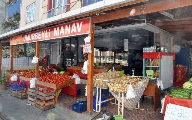 Manavı Soyan Hırsız Güvenlik Kamerasına Yakalandı