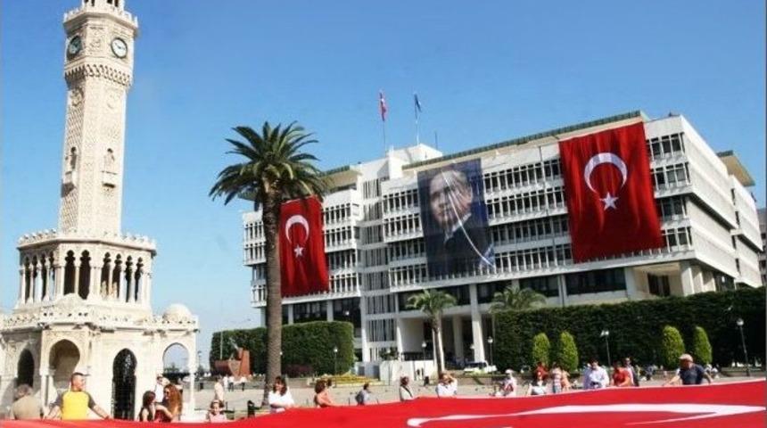 İzmir&rsquo;de 9 Eyl&uuml;l Coşkusu Başladı