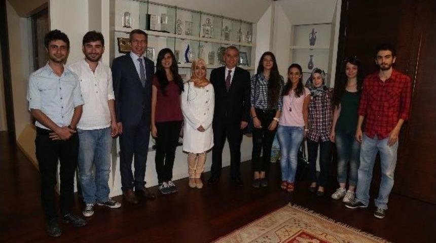 Eğitim İ&ccedil;in El Ele Verdiler