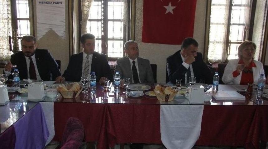 Merkez Parti Erzurum İl Y&ouml;netimi Tanıtıldı