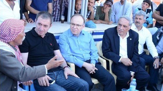 Vali Tutulmaz, Sığınmacı Yezidi Aileleri Ziyaret Etti