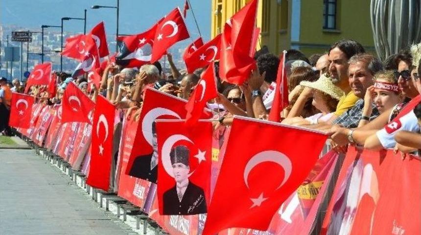 İzmir, Zaferin 92. Yılını Kutladı