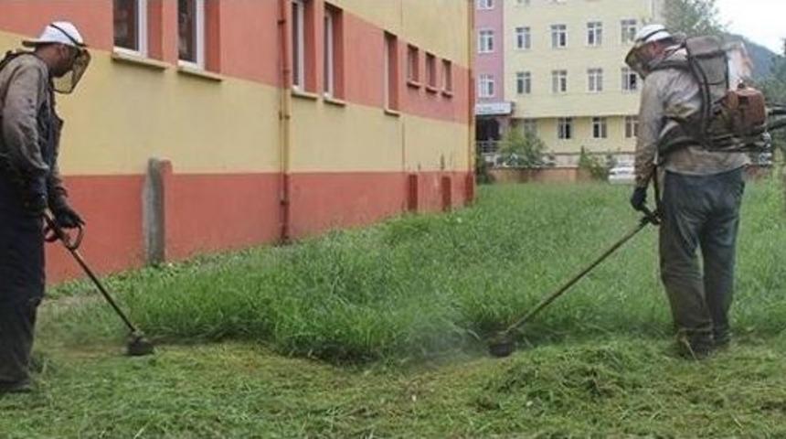 Giresun Belediyesi Okul Bah&ccedil;elerini Yeni Eğitim Sezonuna Hazırlıyor