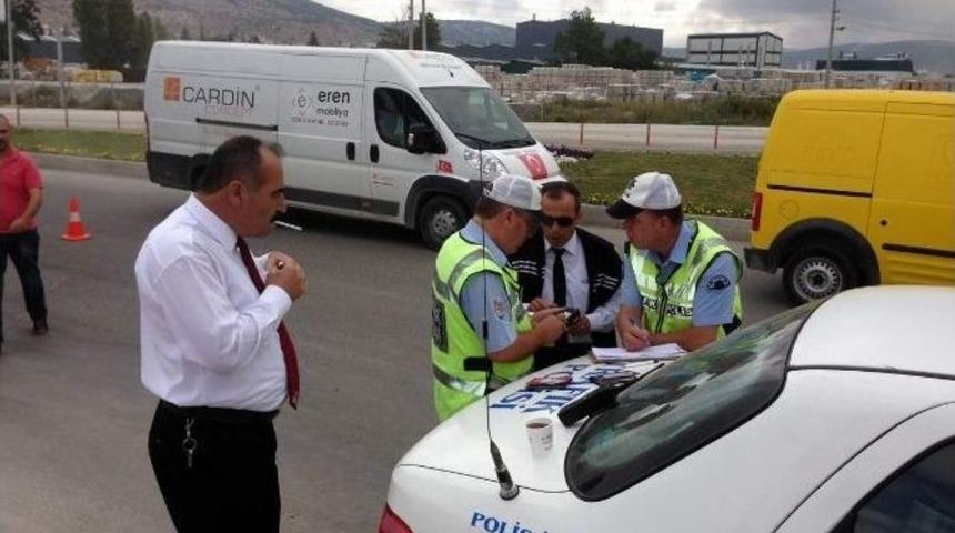 Boz&uuml;y&uuml;k&rsquo;te Yolcu Otob&uuml;sleri Denetleniyor