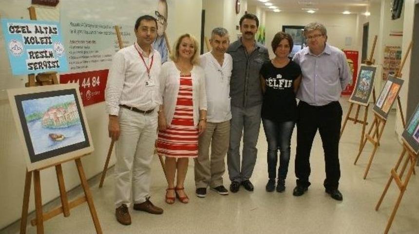 Hastane Koridorunda Resim Sergisi