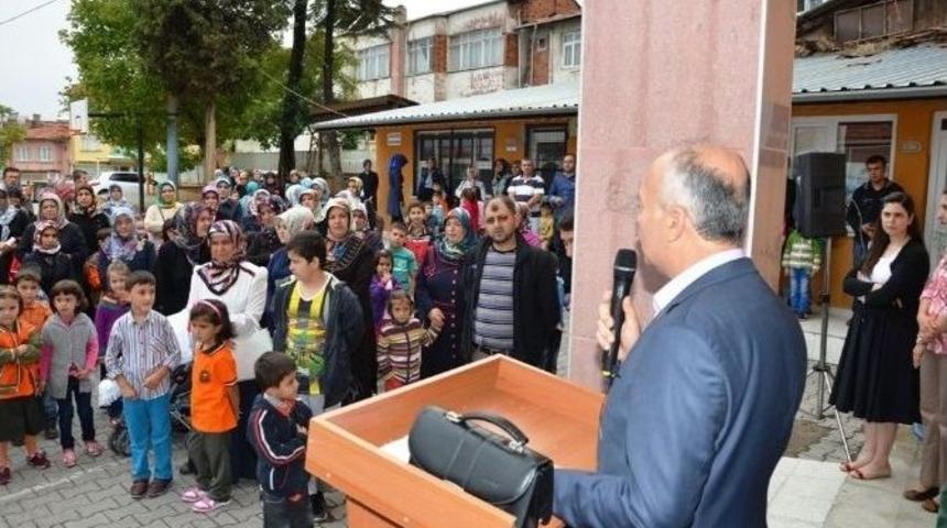 Belediyeden Okula Başlayan &Ouml;ğrencilere Kırtasiye Seti