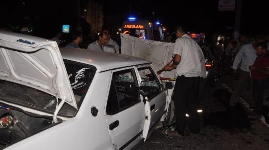 Nazilli&rsquo;de Trafik Kazası: 3 Yaralı