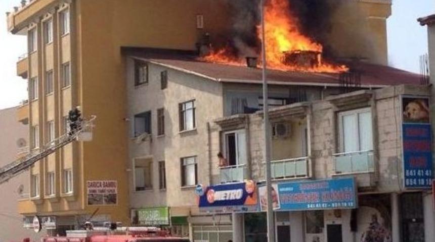 Kocaeli&rsquo;nde &Ccedil;atı Yangını: 1 Yaralı