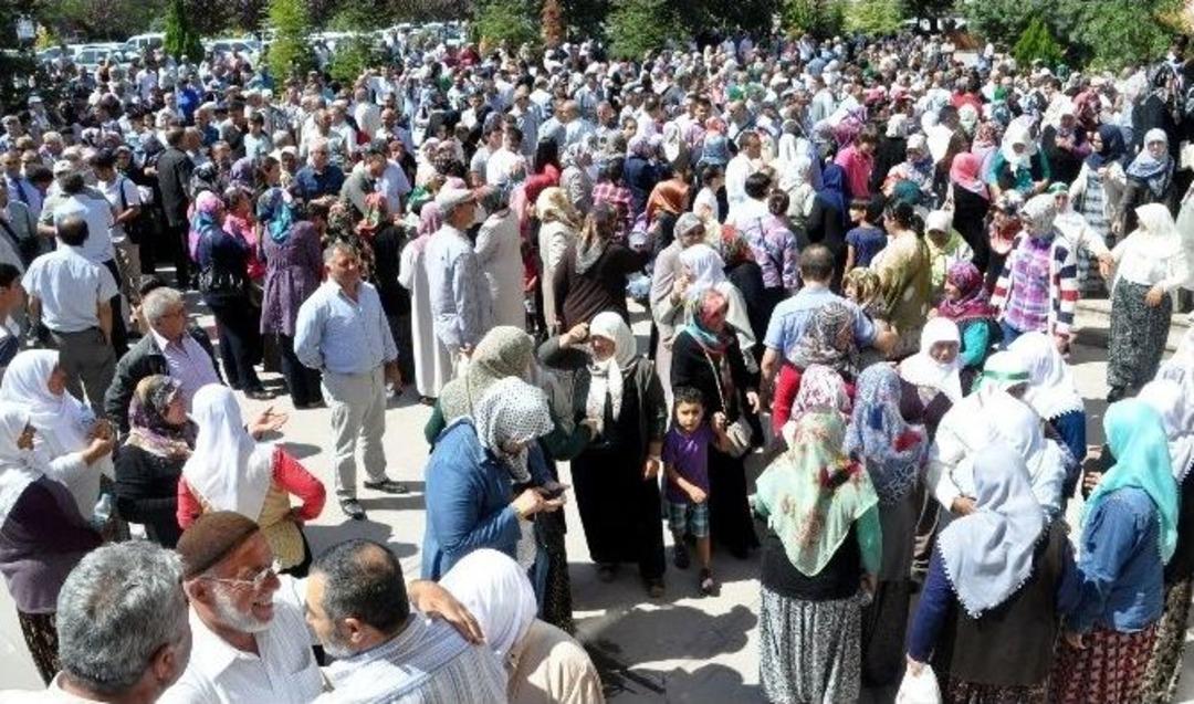 Aksaray&rsquo;dan 170 Hacı Adayı Kutsal Topraklara Uğurlandı