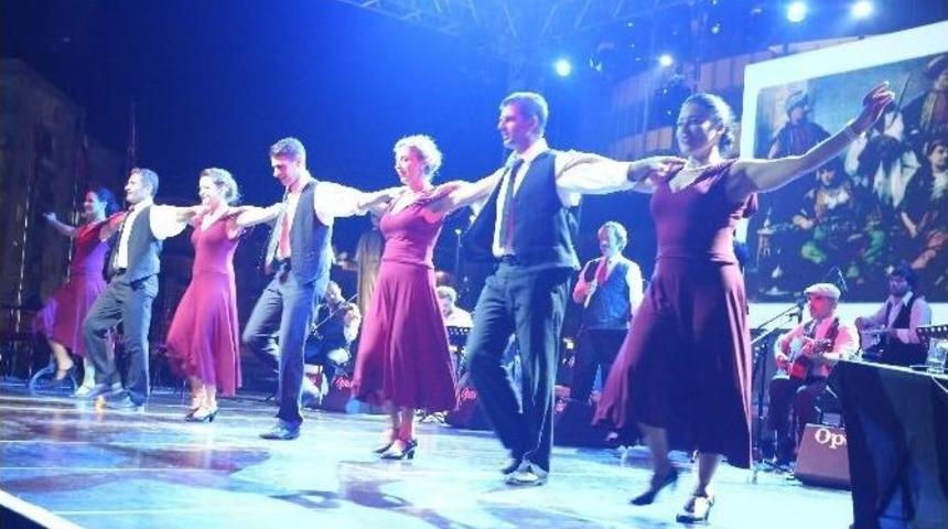 Aydın&rsquo;da Rembetiko R&uuml;zgarı Esti