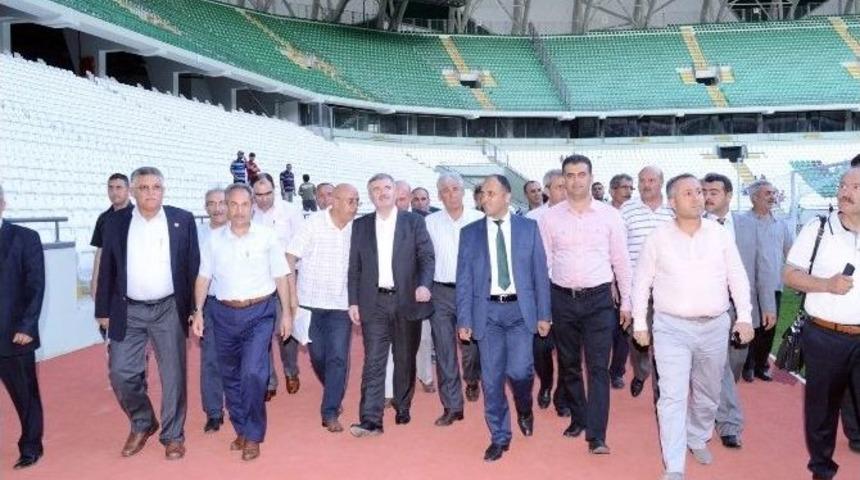 B&uuml;y&uuml;kşehir Meclis &Uuml;yeleri Yeni Stadyumu Gezdi