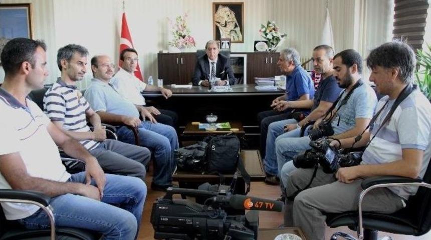 Gazetecilerden Belediye Başkanına Ziyaret
