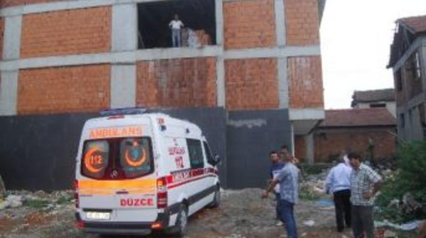 Başı Dönen İşçi, İnşaatın 3. Katından Düştü