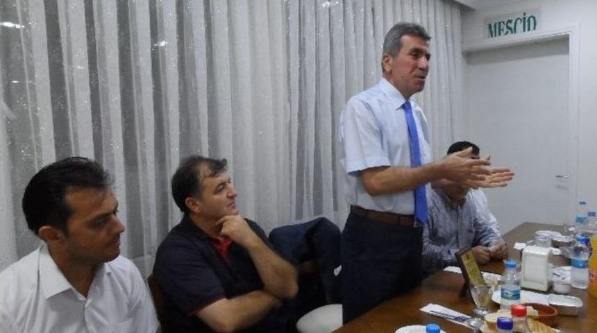 Kaymakam Sezgin&rsquo;e Muhtarlardan Veda Yemeği