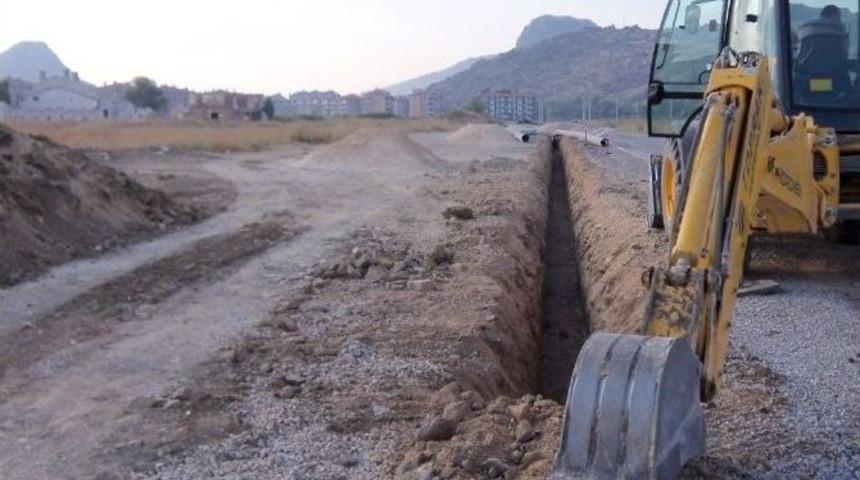 Afyonkarahisar Belediyesi Merkeze Bağlanan Bazı Mahallelerde İ&ccedil;me Suyu Şebeke Yenileme &Ccedil;alışmalarına Başladı