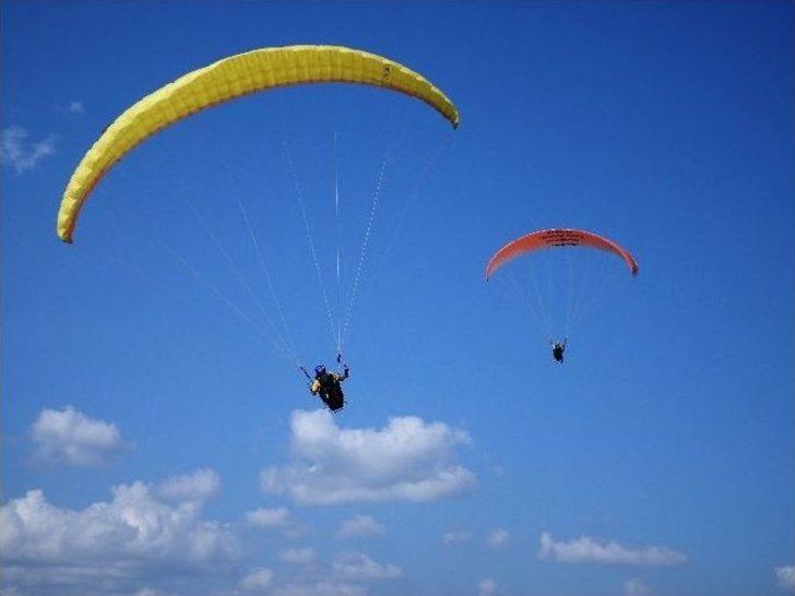 (özel Haber) Türbülansa Giren Paraşüt Yere Çakıldı: 1 Yaralı G1