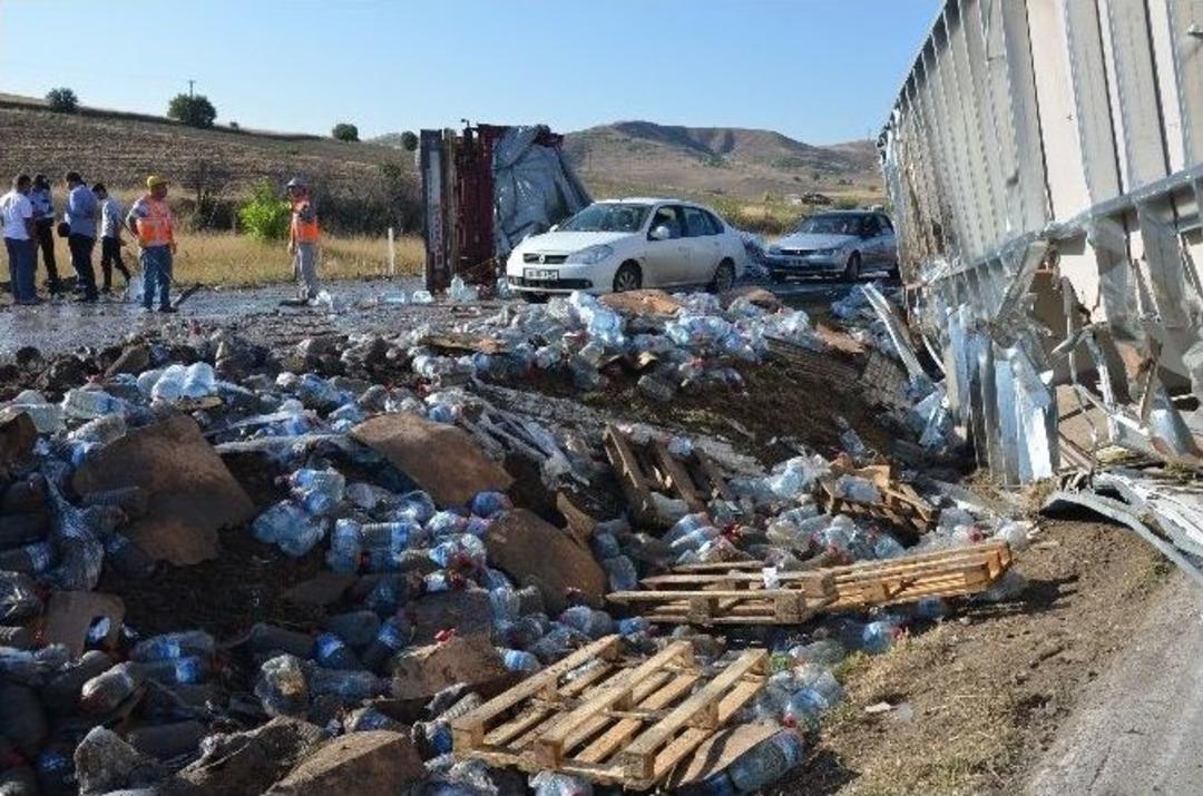 Ankara&rsquo;da İki Tır &Ccedil;arpıştı: 1 Yaralı