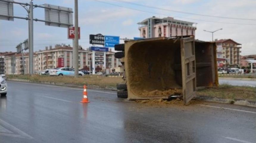 Tosya&rsquo;da Trafik Kazası: 2 Yaralı