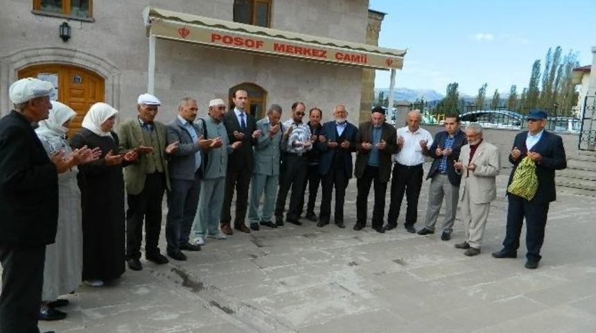 Posoflu Hacı Adayları Salavatlarla Uğurlandı