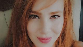 Son trend Elçin Sangu makyajı!