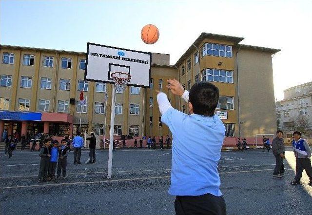 Sultangazi Belediyesi’nden Eğitime Tam Destek