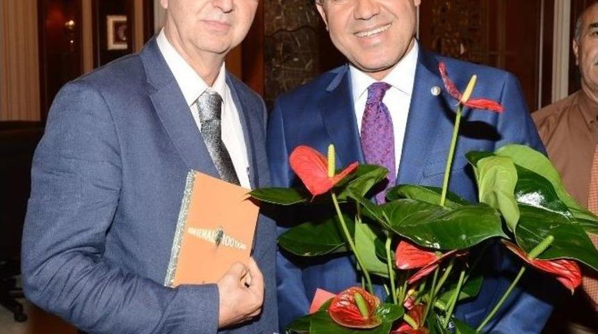 S&ouml;zl&uuml;: "orhan Kemal&rsquo;in İsmi Adana&rsquo;da &Ccedil;oğalarak Yaşayacak"