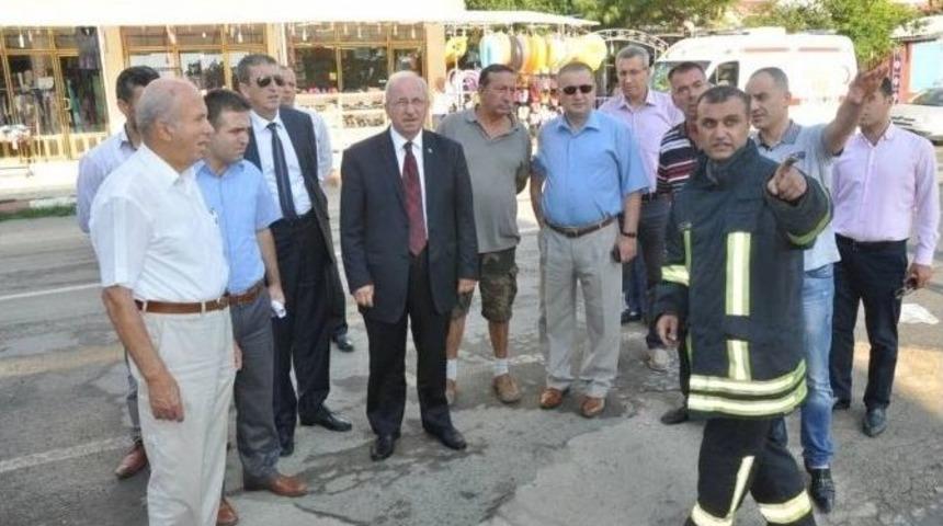 Tekirdağ B&uuml;y&uuml;kşehir Belediye Başkanı Kadir Albayrak Kumbağ&rsquo;da &Ccedil;ıkan Yangın Sonrası İncelemelerde Bulundu