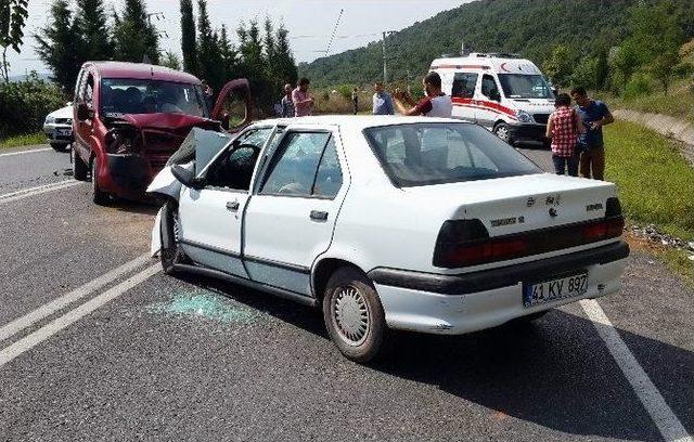 Şerit İhlali Kazaya Yol Açtı: 5 Yaralı