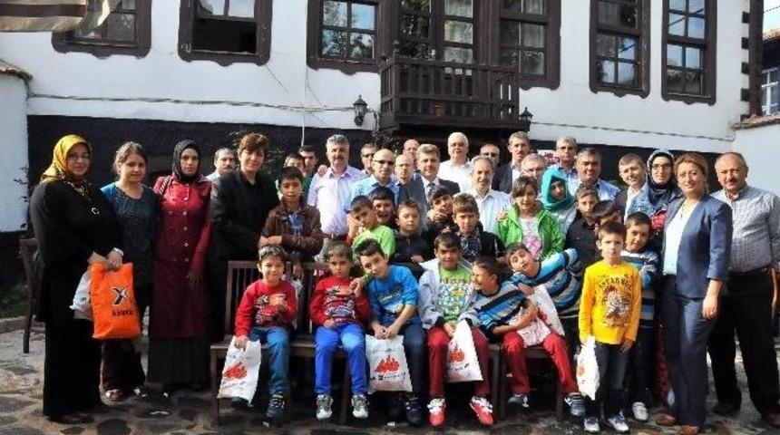 Başkan Akkaya Sevgi Evleri &Ccedil;ocuklarıyla Buluştu