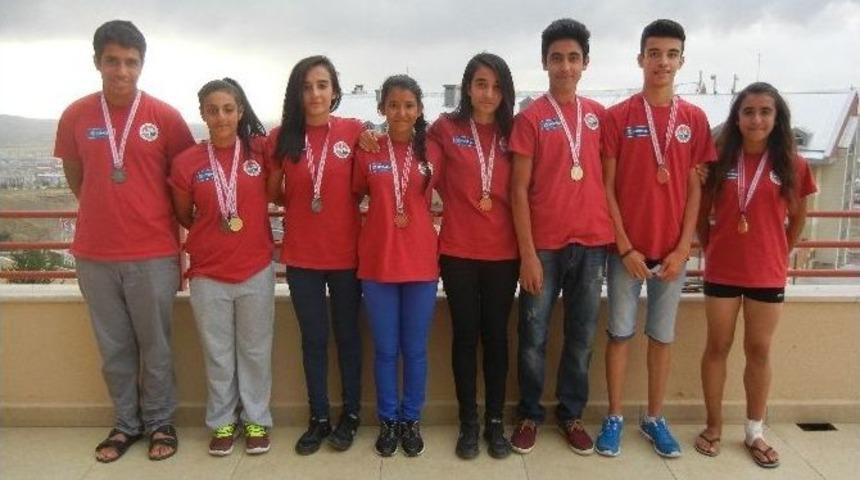 Adanalı Atletler 9 Madalya İle D&ouml;nd&uuml;