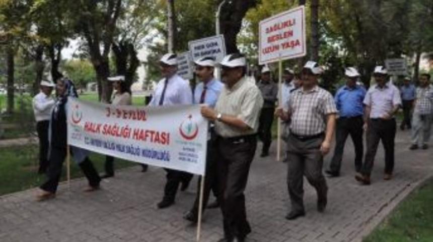 Halk Sağlığı Haftası Y&uuml;r&uuml;y&uuml;şle Kutlandı