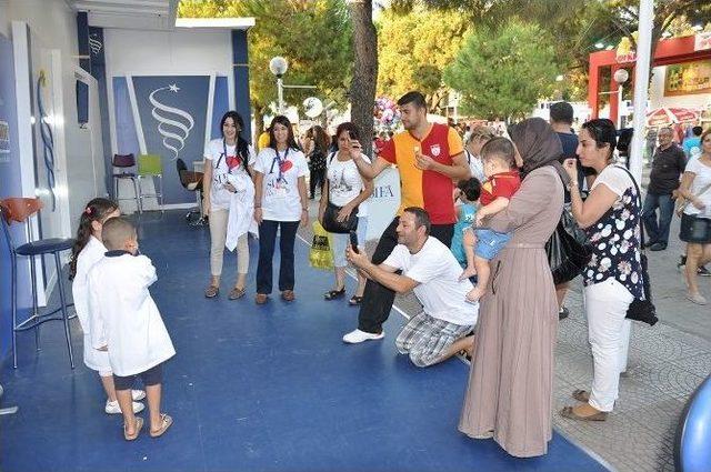 Çocuklar, Şifa’nın Standında Doktor Olmanın Sevincini Yaşadılar