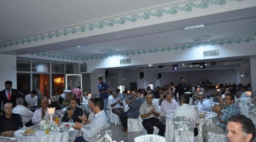 Demirci Kaymakamı Sezgin&rsquo;e Veda Yemeği