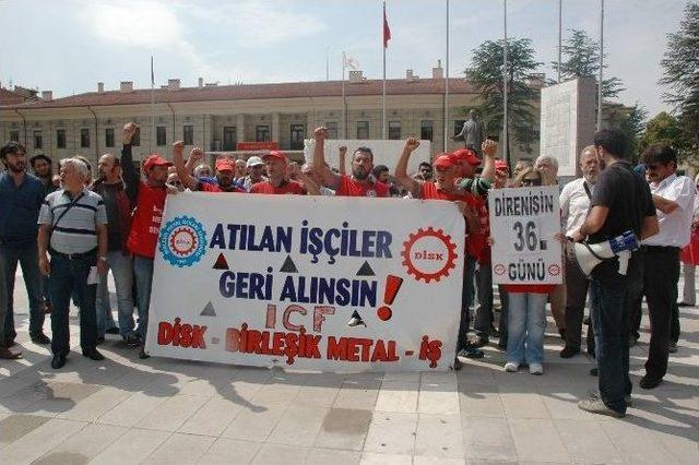 İşten Atılan İşçilerin Tepkisi Sürüyor