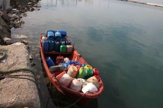 Balıkçı Teknesinde 3 Ton Kaçak Mazot Ele Geçirildi